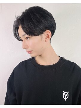 アンダーバーホワイト(_WHITE) 前下がりセンターパート