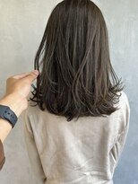 キチ(kichi.)&nbsp;[kichi.] レイヤーカット×オリーブベージュ