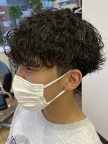 ウェイビーエフティフィフス 横浜西口(WAVEY ft.fifth)&nbsp;波巻きスパイラルパーマツーブロックツイストパーマメンズヘア