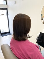 オアシス(oasis)&nbsp;韓国風　外ハネ　ミディ　縮毛矯正　髪質改善　ヘアカラー