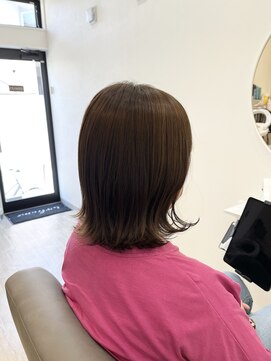 オアシス(oasis) 韓国風　外ハネ　ミディ　縮毛矯正　髪質改善　ヘアカラー