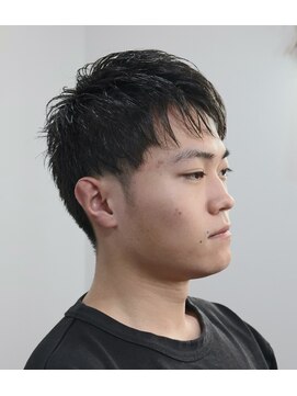 ウィスカーヘアー(whisker hair) ツーブロックショート　大人ショート