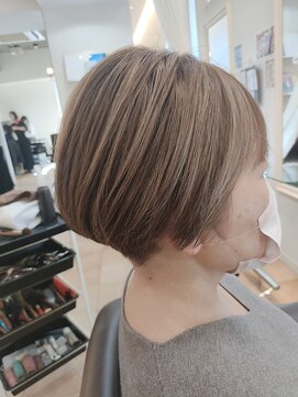 クララ アベノ(CLALA Abeno) 刈り上げショート