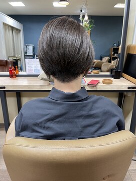 ミュー 天満橋(MEU) トステアカラーでショートスタイル