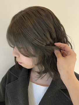ネウィ アンフィール(newi anfeel) オリーブグレージュ×ニュアンスカールボブ