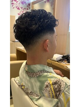 サラ ビューティ サイト 春日(SARA Beauty sight) 【松尾が作る】【フェード】【メンズ】極道パーマ