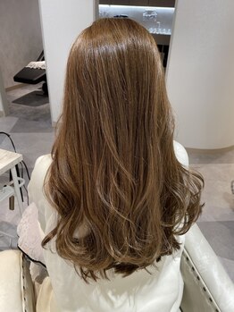 エミィ(emii.)の写真/動きのあるレイヤーカットが大好評◎伸ばしかけでも飽きが来ず、楽しめるヘアスタイルをご提供♪