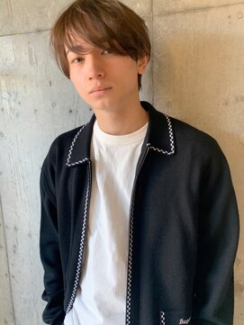 メンズマッシュ　センターパート　ココアベージュ