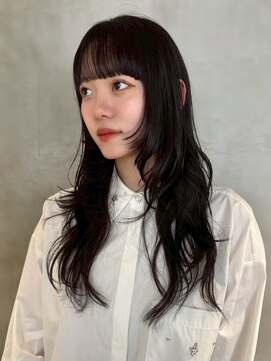 アオイ(aoi.) 【ロングヘア/黒髪/レイヤーカット/20代/福岡薬院】