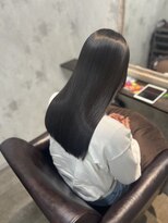 シシ 新宿(She 2.) 髪質改善/縮毛矯正/カラー/トリートメント/韓国/艶髪/艶感