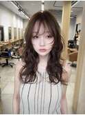 ナチュラルストレート × ミディアム（20代向け）