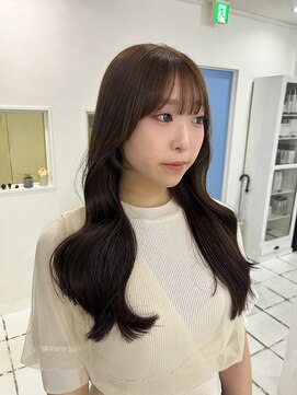 トイロ(toiro) レイヤーカット×顔まわりカット×ブラウンカラー/10代20代30代