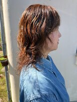 ラポール 蟹江(RAPPORT)&nbsp;レイヤーカットでウルフパーマの旬な濡れ髪似合わせ