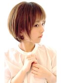 大人可愛い小顔ショートボブ　黒髪からハイトーン