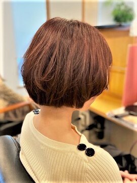 エーケーエー(hair life a.k.a) レイヤー前上がりボブ