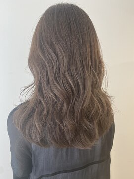 インビテーション(invitation) ハイトーンカラー×ミルクティーグレージュ