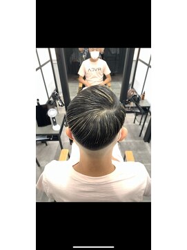 バダス(Badass) スキンフェード