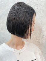 ダブル(DOUBLE) 暗髪×パツっとボブ