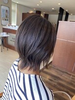 アッシュ アーティスティック スタジオ オブ ヘア(Ash artistic studio of hair)&nbsp;ミディアムレイヤー