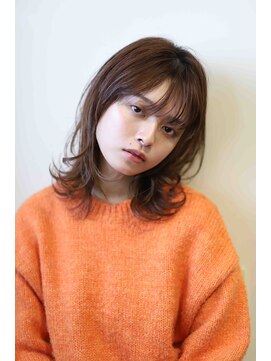 アボヘアー(Abo hair) 大人かわいいアッシュブラウンソフトウルフハイレイヤー_20代