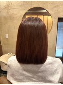グレージュ切りっぱなしボブ前髪ありミニボブミルクティベージュ