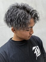 ダズルヘアーエイチ(DAZZLE hair H)&nbsp;ホワイトメッシュツイストツイストスパイラル波巻きプードル