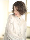 外国人風ウエーブ・ボブ・オリーブベージュ・デザインカラー