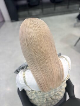 ジーナリア(Xena ria) 《rena》王道可愛いホワイトブロンド