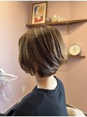 襟足スッキリ前下がりショート