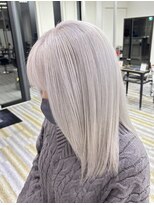 アフューズバイストゥー(Vfuse by StueW)&nbsp;シルバーホワイト2/ブリーチ/ダブルカラー/ハイライト/レイヤー