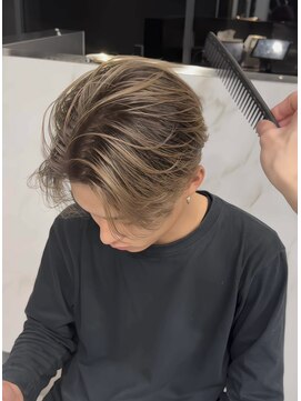 ステラ(STELLA) メンズ/バレイヤージュ/センターパート/ブリーチ＆ダブルカラー