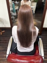ウニヘアー(uni hair)&nbsp;ダメージしやすい髪質のパサつく髪にメテオカラで内部ケア