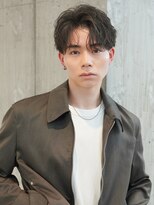 テン 心斎橋(tenn.)&nbsp;メンズセンターパート七三分けパートニュアンスパーマ刈り上げ