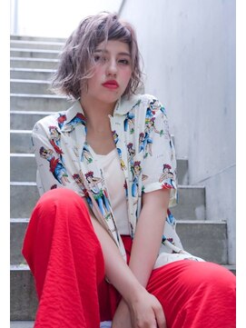 テイラー(Taylor) [Taylor]ヌケ感が夏らしいフェザーボブ