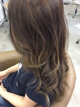 リズムス ヘアデザインラボ 外国人風☆デザインカラー【リズムスへアデザイン】