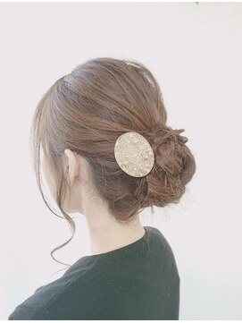 ピカソ こあら店 ゆるシニヨンアレンジ