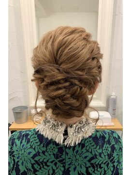 ファム(fam) 下めねじりアップ