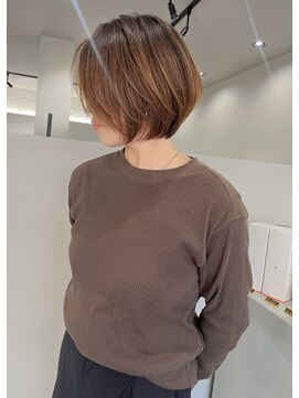 モノトーン(MONOTONE) 丸みショートボブ
