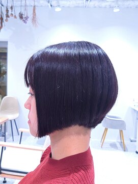 ゼストララ(ZEST Lara) 切りっぱなしボブ