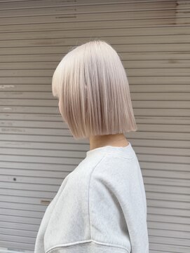 ウタシロイロ(uta shiroiro) 切りっぱなしボブ