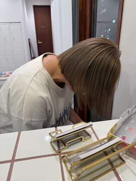 モク 立川(moc) 韓国風レイヤーカットブリーチダブルカラー前髪