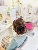 美容室 ティンカーベル ハーフアップ