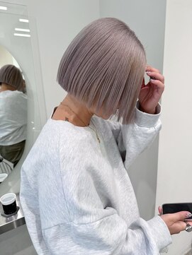 ステン(sten) ホワイトラベンダーシルバー切りっぱなしボブ