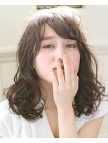 レア(Lea) セミディ・グラデーションボブ