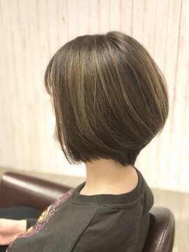 アンプリュス リアン(1+ Unplus lien) ハイライトアッシュベージュショート/前下がりボブ/亀戸