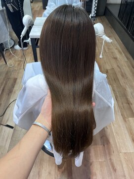 ハグ 横浜(HUG) うるおい溢れるツヤツヤ髪♪