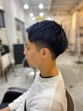 ソイクフ(SOY KUFU) MEN’S HAIR アッシュブラックカルマパーマ束感ショート