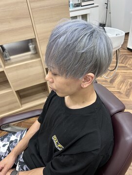 ヒカリ バイ イサミ 西川口(Hikari by ISAMI) 韓国マッシュスペインカールスパイキーショート〈理容室〉西川口