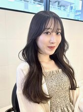 『Director　AYANA』ツヤ感のあるナチュラルスタイルに【instagram】＠chibitotoro