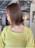 切りっぱなしボブ　ピンクベージュ